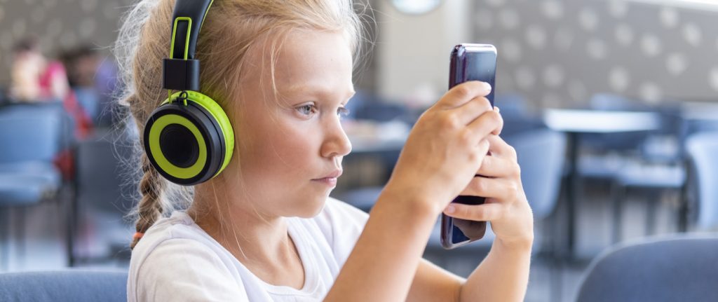 uzależnienie od smartfona, fonoholizm, uzależnienie od Internetu, gier, social-media