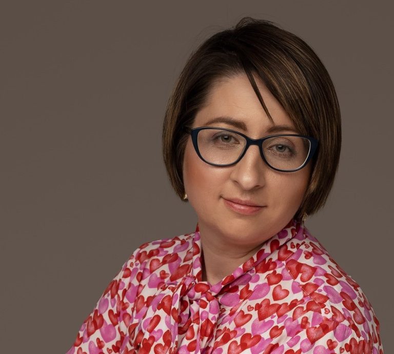 Terapia e-uzależnień – Zespół Specjalistów Anna Mikołajczyk-Kłębek w ESC ośrodek leczenie e-uzależnień Warszawa Żoliborz