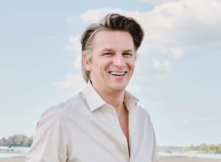 Terapia e-uzależnień – Zespół Specjalistów Adam Adamonis w ESC ośrodek leczenia e-uzależnień Warszawa Żoliborz terapia pracy z ciałem