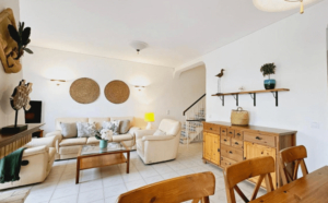 Pokój dzienny w Vilamoura ESC ośrodek leczenia e-uzależnień Warszawa Radosław Helwich ul. Boguckiego 6/3 psychoterapia uzależnień