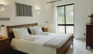 Sypialnia w Marina Vilamoura w ESC ośrodek leczenia e-uzależnień Warszawa Radosław Helwich ul. Boguckiego 6/3 psychoterapia uzależnień