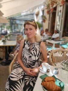 Arteterapia w leczeniu uzależnień Małgorzata Helwich artystka i arteterapetutka w ESC ośrodek leczenia e-uzależnień